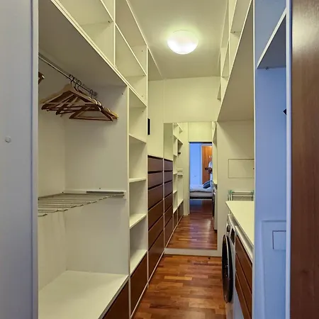 29 Old Town, 2 Bathrooms, Ac, Quiet Apartmán *