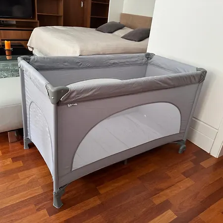 29 Old Town, 2 Bathrooms, Ac, Quiet * 브라티슬라바