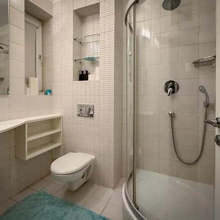 29 Old Town, 2 Bathrooms, Ac, Quiet * براتسيلافا