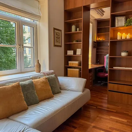 29 Old Town, 2 Bathrooms, Ac, Quiet * Bratislava