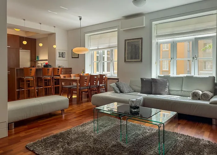 29 Old Town, 2 Bathrooms, Ac, Quiet Братислава