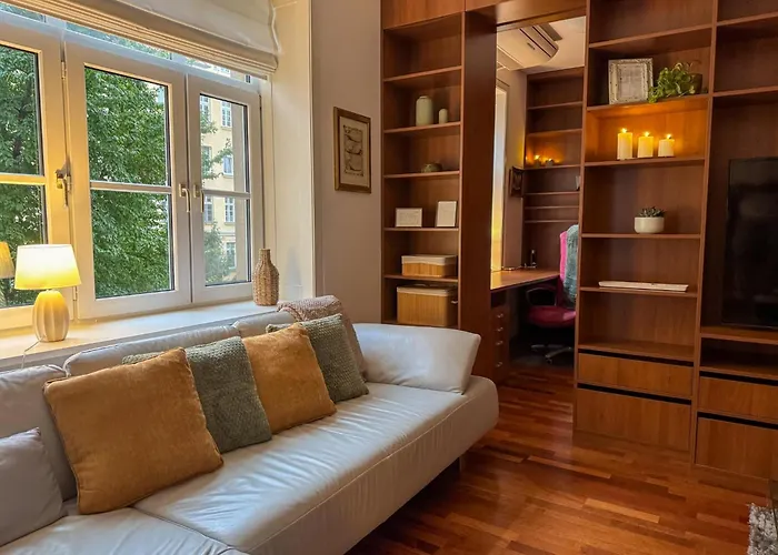 29 Old Town, 2 Bathrooms, Ac, Quiet * Братислава